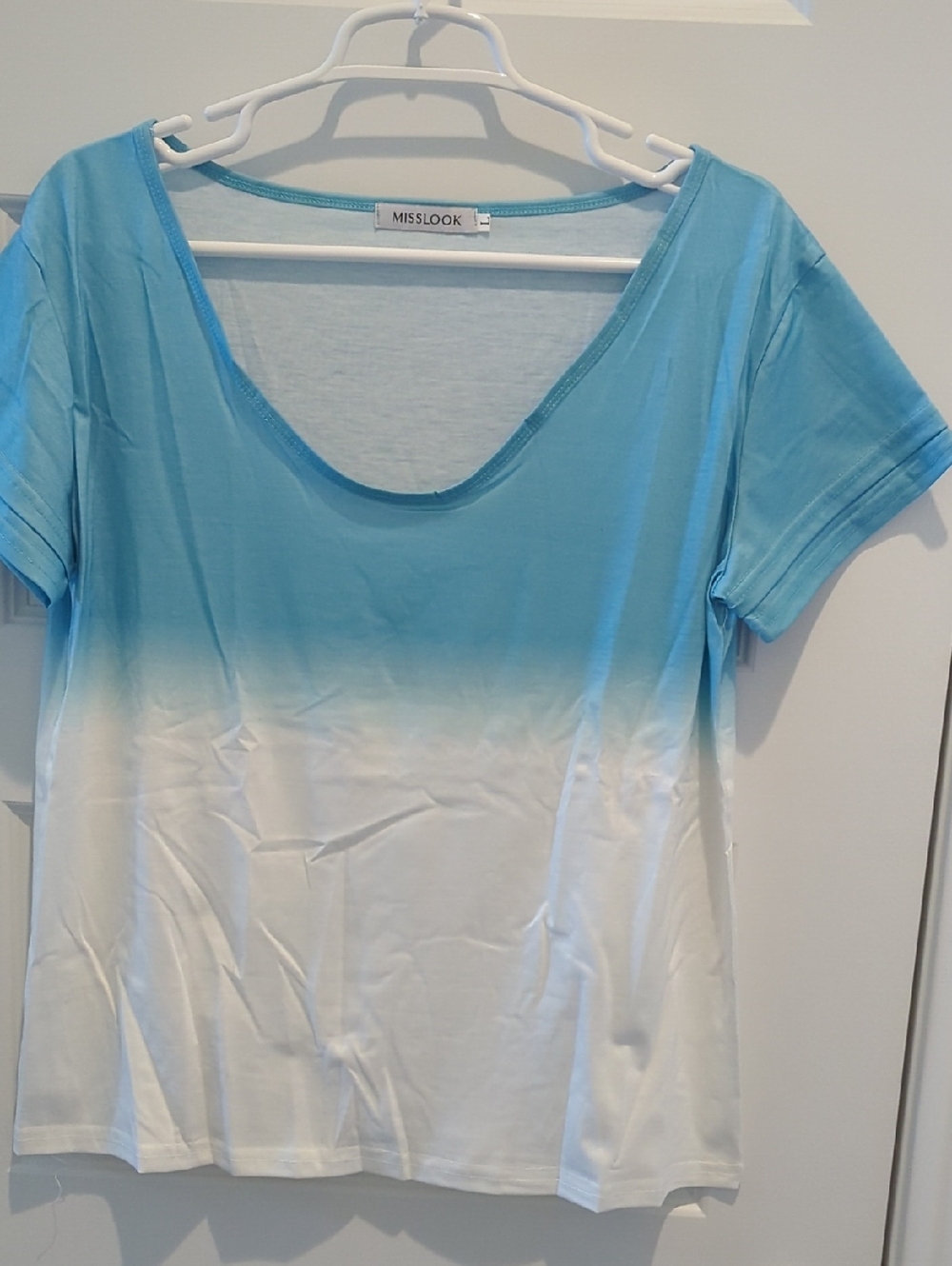 MISSLOOK Blue Ombre to White Scoop Neck Short Sleeve Tee